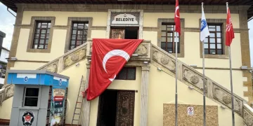 Tarihi taş bina kütüphane oluyor