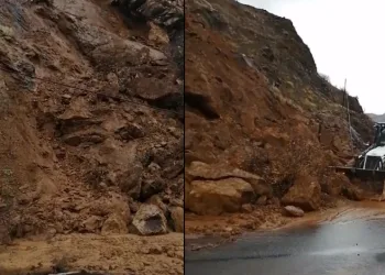 Bingöl’de yol açma çalışmaları sürüyor