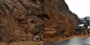 Bingöl’de yol açma çalışmaları sürüyor