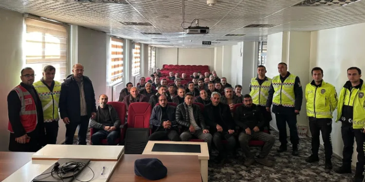 Bingöl’de servis sürücülerine eğitim verildi
