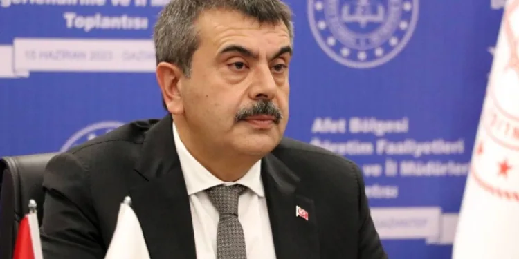 “Ders sürelerinde kısalma yok sadeleşme müfredatta var”