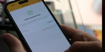 Hesabına yanlışlıkla yatan 450 bin TL’yi iade etti