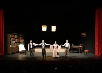 Devlet tiyatroları geri döndü