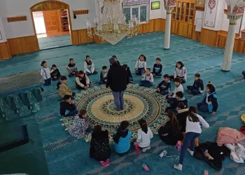 İlkokul öğrencileri camiyi gezdi