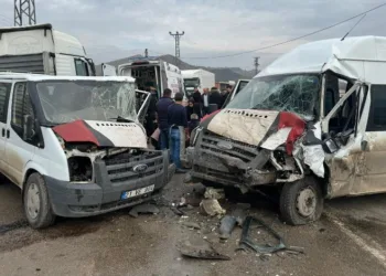 Şırnak’ta trafik kazası: 18 yaralı