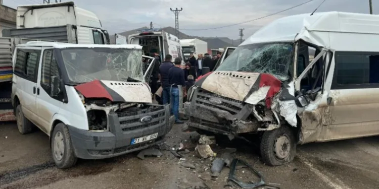 Şırnak’ta trafik kazası: 18 yaralı