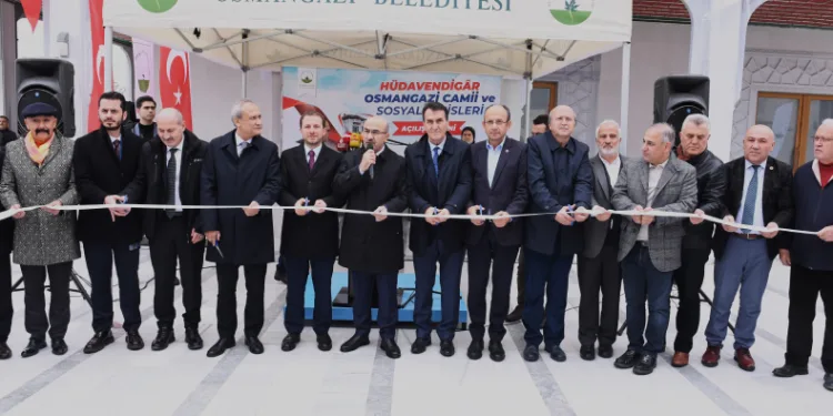 Hüdavendigâr Osmangazi Camii ibadete açıldı
