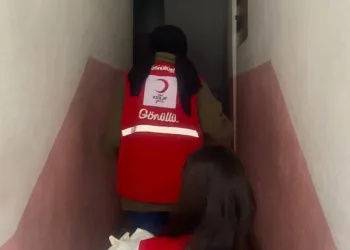 Kızılay Gönüllüleri her başvuruya koşuyor