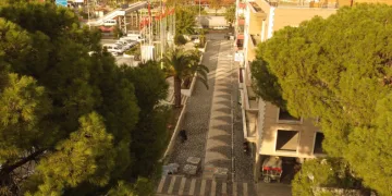 İncirliova’nın en işlek caddesi yenilendi