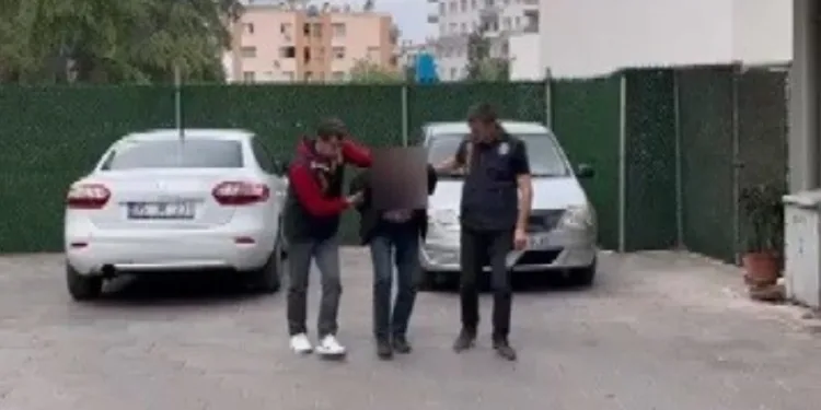 Firari dolandırıcı, siber polise yakalandı