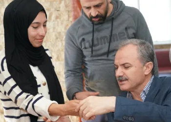 Kılınç, tedavi gören vatandaşlarla buluştu