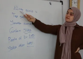 Okuma yazma öğreniyorlar