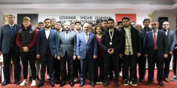 Rektör Sözbir öğrencilerle buluştu