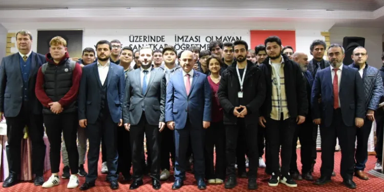 Rektör Sözbir öğrencilerle buluştu