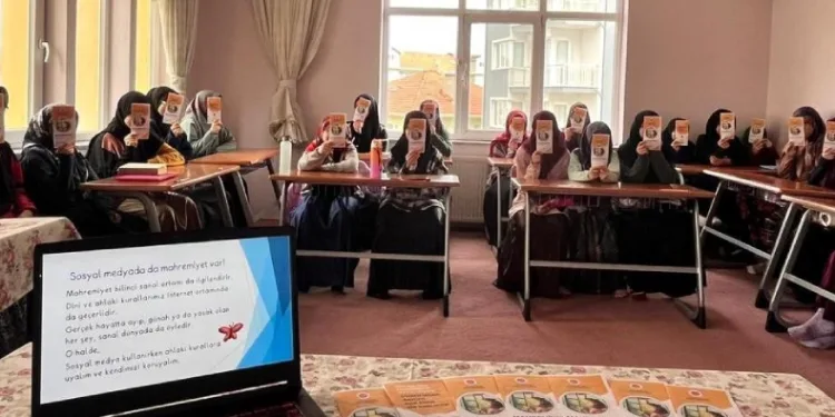Kur’an Kursu öğrencilerine mahremiyet eğitimi