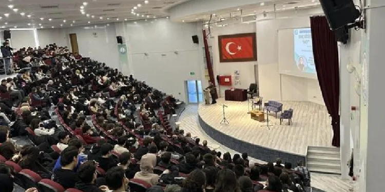 “Genç Gözüyle Mehmet Akif”