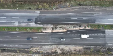 Depremin izi bu yolda kaldı