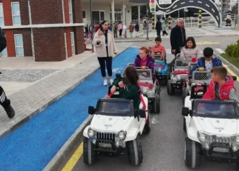 Binlerce çocuk trafik eğitimi aldı
