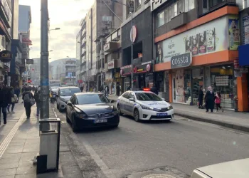 Trafik ekipleri parklara geçit vermedi