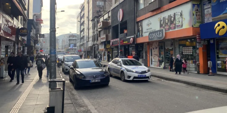 Trafik ekipleri parklara geçit vermedi