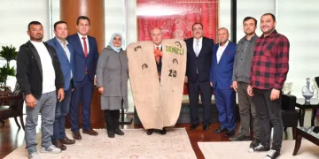 Vali Coşkun kepenek giydi