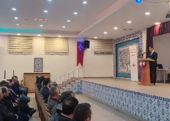 Aslanapa’da çiftçi eğitim toplantısı