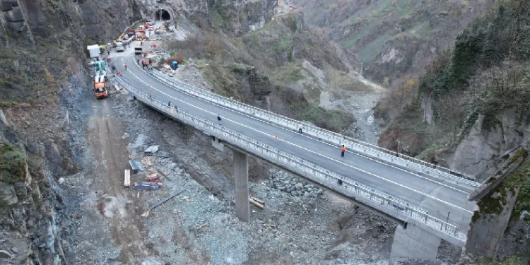 Karadeniz-Akdeniz yolu ulaşıma açıldı