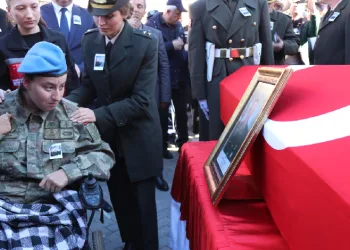 Erdoğan şehit ailesiyle konuştu