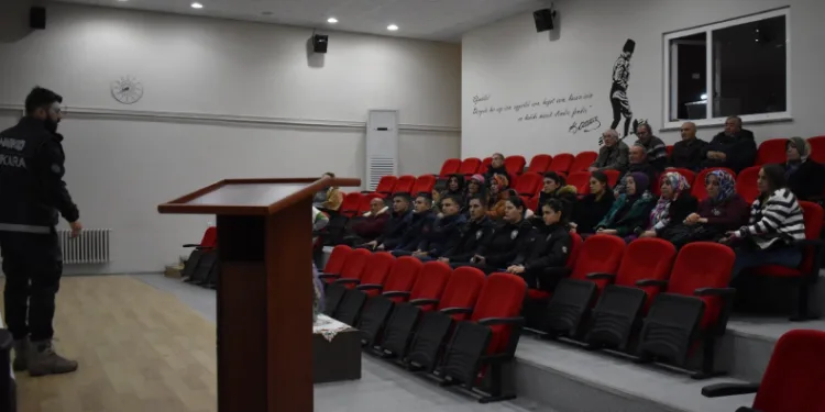 Evren’de “En İyi Polis, Anne” semineri