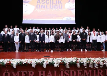 Aşçılık öğrencileri önlük giydi