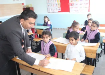 Müdür Atael, okul ziyaretlerine devam ediyor