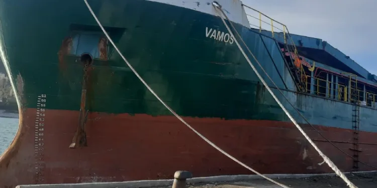 Karaya oturan gemi kurtarıldı