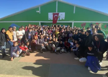 Depremzede öğrenciler etkinliklerle eğleniyor