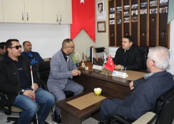 Işın, Körler Derneğinin taleplerini dinledi