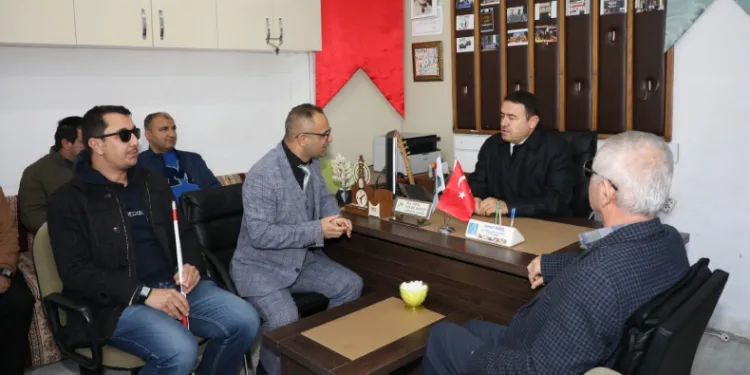 Işın, Körler Derneğinin taleplerini dinledi