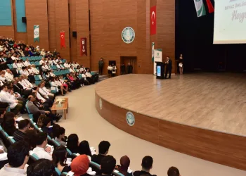Geleceğin Hekimleri beyaz önlüklerini giydi