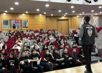 Okulda siber suçlar anlatıldı