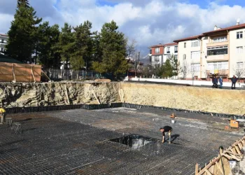 Emek Ortaokulu inşaatına devam