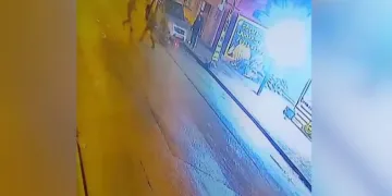 ‘Oğlum kenardan git’ dedi, 5 yerinden bıçaklandı