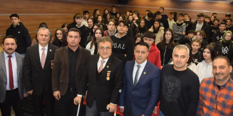 Öğrenciler kahraman gazilerle buluştu