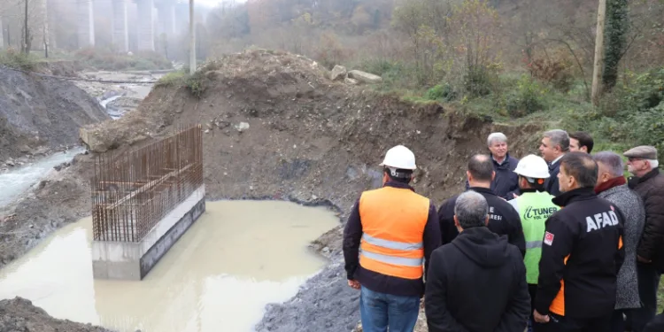 Selde yıkılan köprünün yerine yenisi yapılıyor