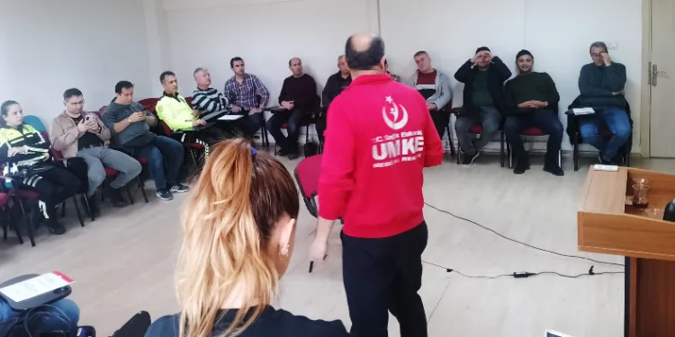 Trafikçilere ‘Temel ilk yardım’ kursu