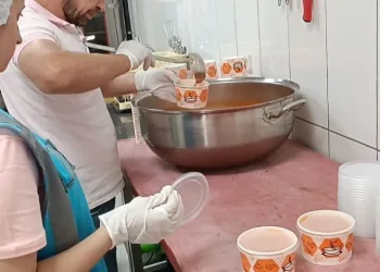 Yemekler ihtiyaç sahiplerine ulaşıyor