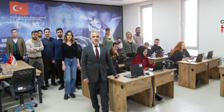 Siber Güvenlik Uzmanları yetişiyor