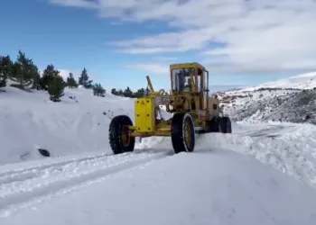 Kemah’ta kar temizleme çalışmaları
