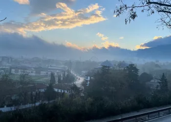 Bursa sisli havaya teslim