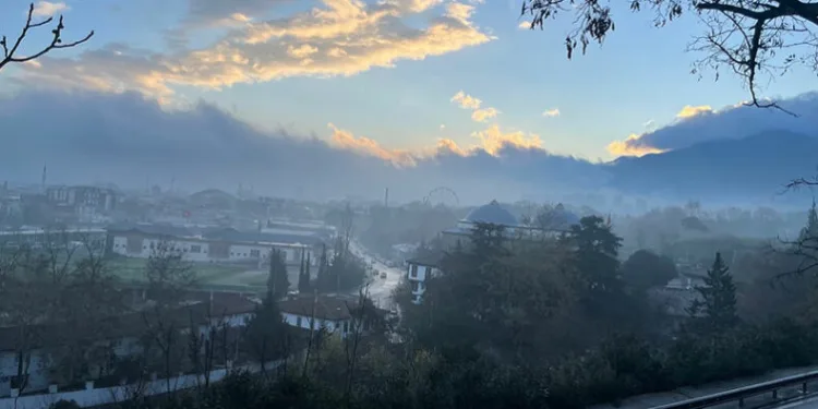 Bursa sisli havaya teslim