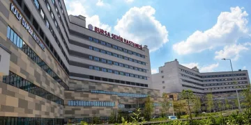 Bursa’da patlayan oksijen tüpü amca ile yeğenini yaktı
