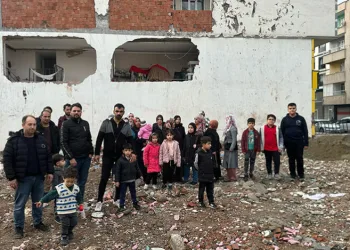Deprem mağdurları muhatap arıyor