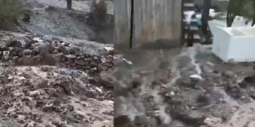 Diyarbakır’da sokakları su bastı